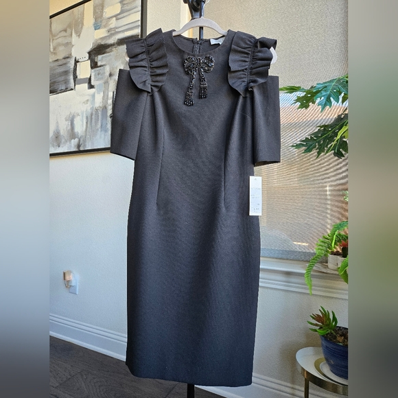 Teri Jon Ruffle Shoulder Sequin Bow Accent Black Dress Size 4 - Picture 2 of 8